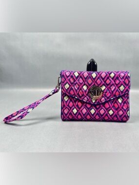 Vera Bradley Canterberry Pink Multi Quilted Wristlet Clutch